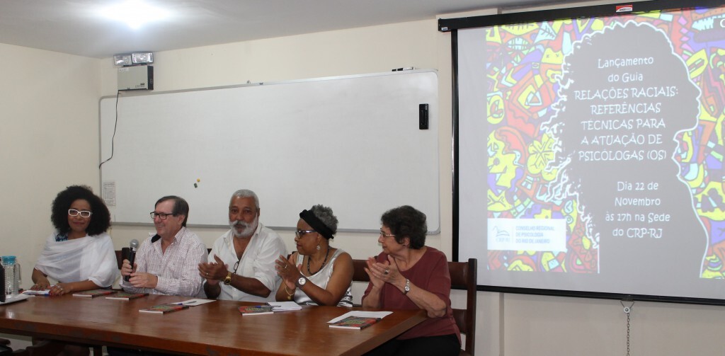 referencias-tecnicas-para-atuacao-no-campo-das-relacoes-raciais-sao-lancadas-durante-debate-no-crp-rj