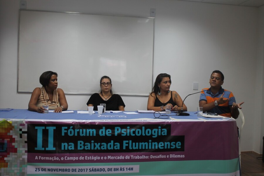 ultima-mesa-do-ii-forum-de-psicologia-na-baixada-debate-campo-de-estagio-e-mercado-de-trabalho